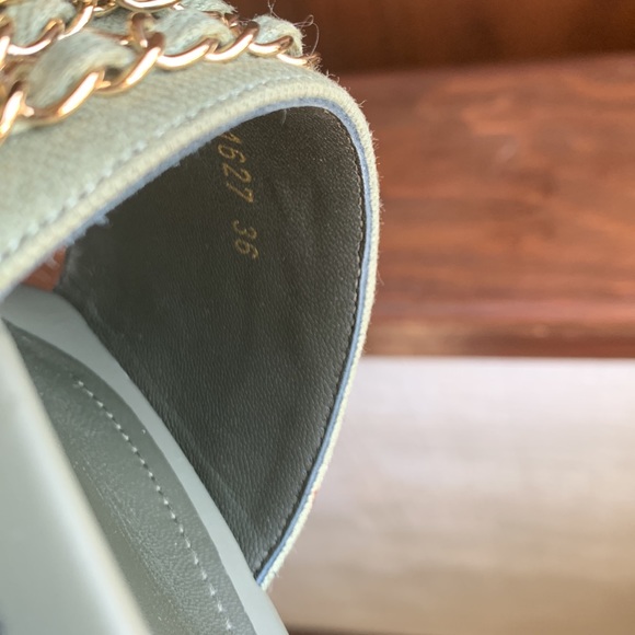 Chanel 17C Slides RARE - Picture 8 of 9